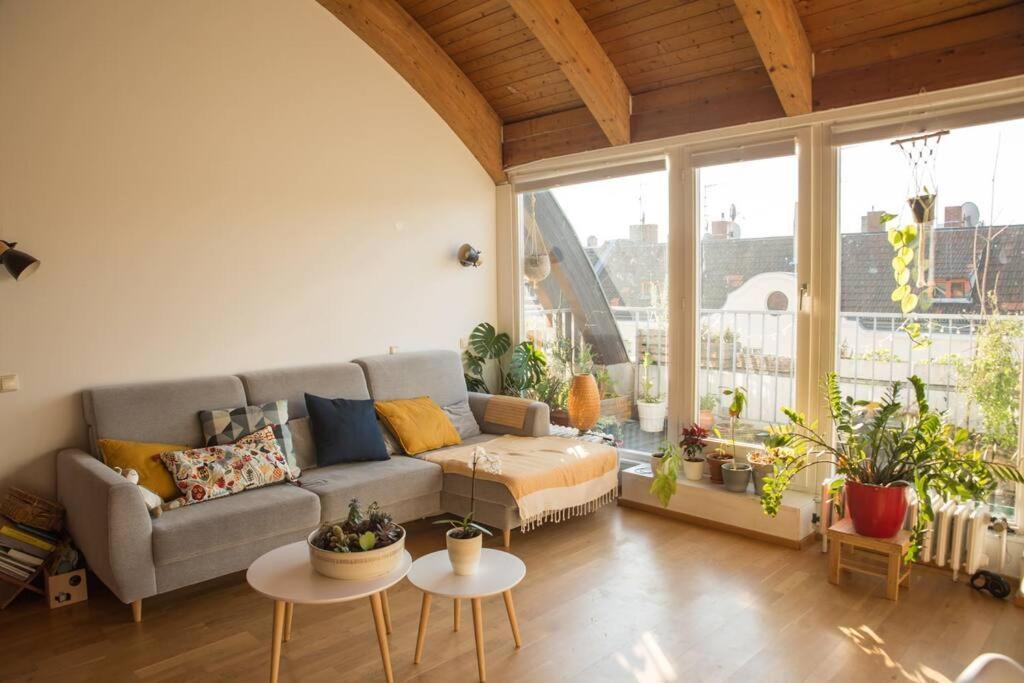 Penthouse + 2 Balconies & Terrace *